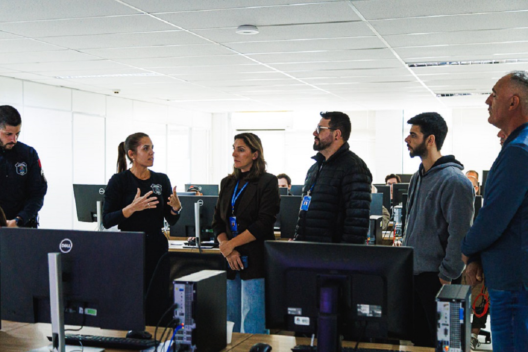 Leia mais sobre o artigo Comitiva de Garopaba visita São José e busca inspiração em modelo de videomonitoramento da cidade