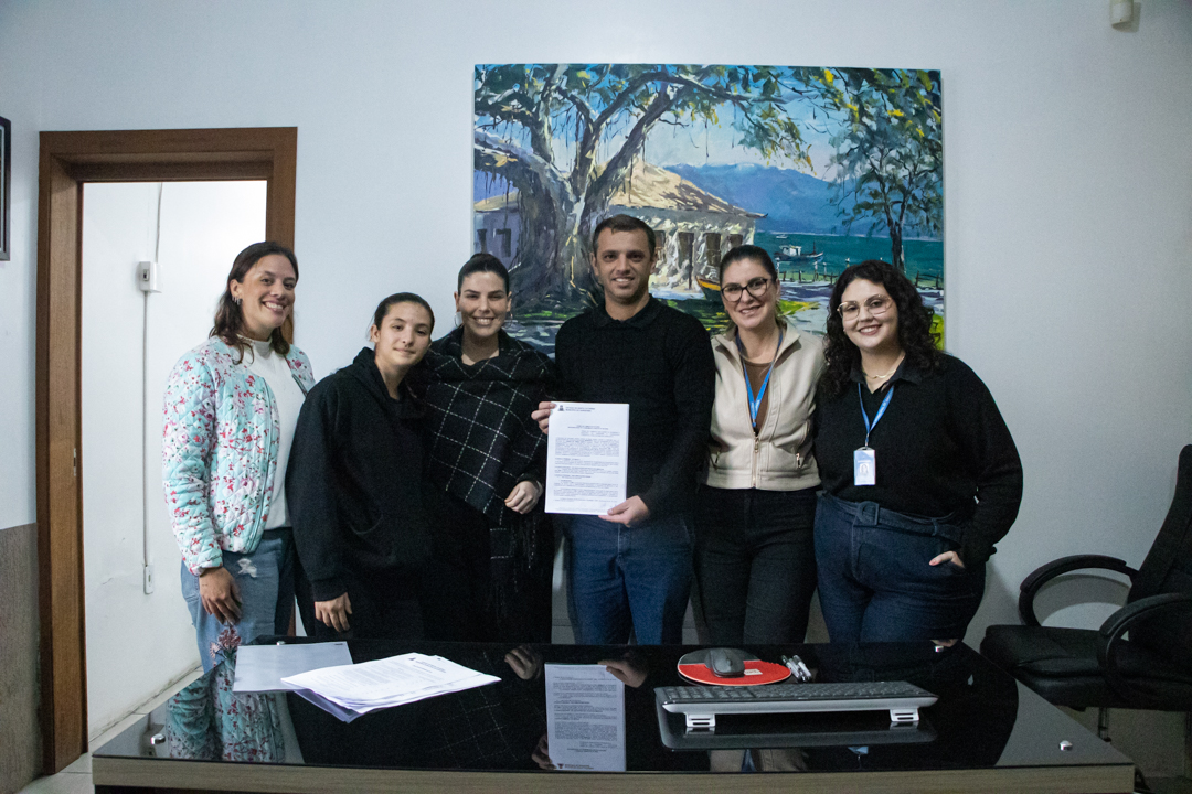 Leia mais sobre o artigo Prefeitura de Garopaba firma Termo de Fomento para apoiar atletas no Torneio Internacional de Handebol