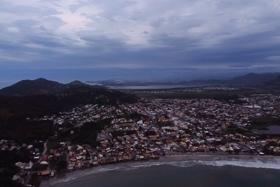 Leia mais sobre o artigo Defesa Civil de Garopaba emite alerta para chuva intensa e ventos fortes